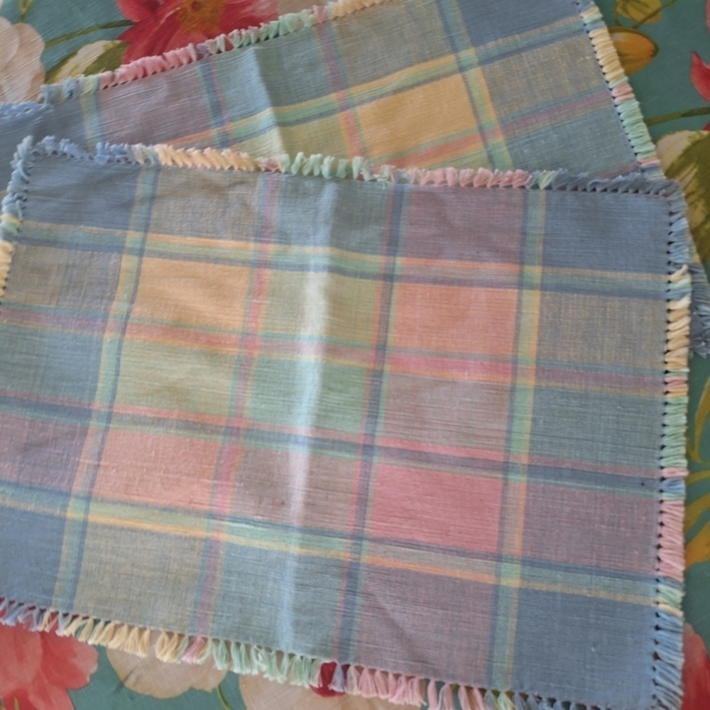 2 Multicolor Plaid Placemats